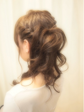 知らなきゃ損 結婚式でのゲストのヘアマナー ロング編 30代 40代向けのパーティードレスレンタル Otona Dress