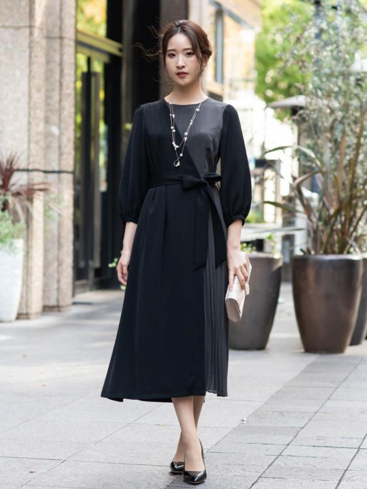 リボン付シフォンプリーツワンピース(ブラック)CR1-390BL-L | OTONA DRESS